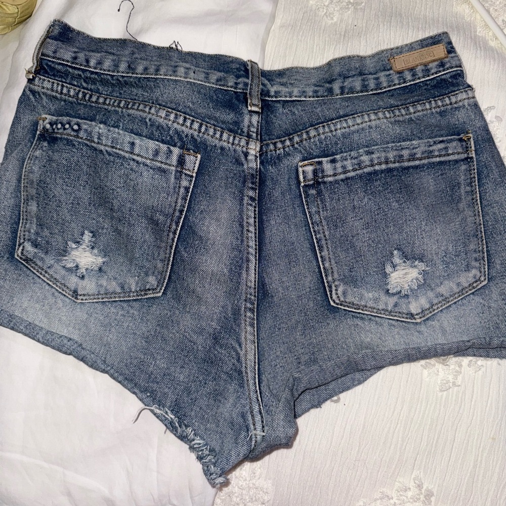 BLANKNYC Women's Hollyweird Distressed Denim Cutoff Shorts Blue Size 29 Mid Rise - Picture 2 of 14